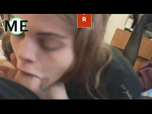 ❤️ Πούτσος στο λαιμό της, σκισμένο καλσόν και σκισμένα τακούνια ☑ Σπιτικό πορνό ❌❤